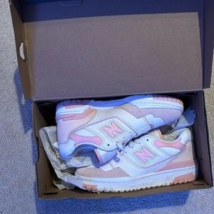 NEVER WORN NEW BALANCE 550